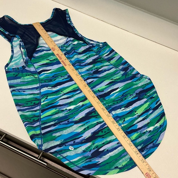 Lululemon tank top - Picture 3 of 5